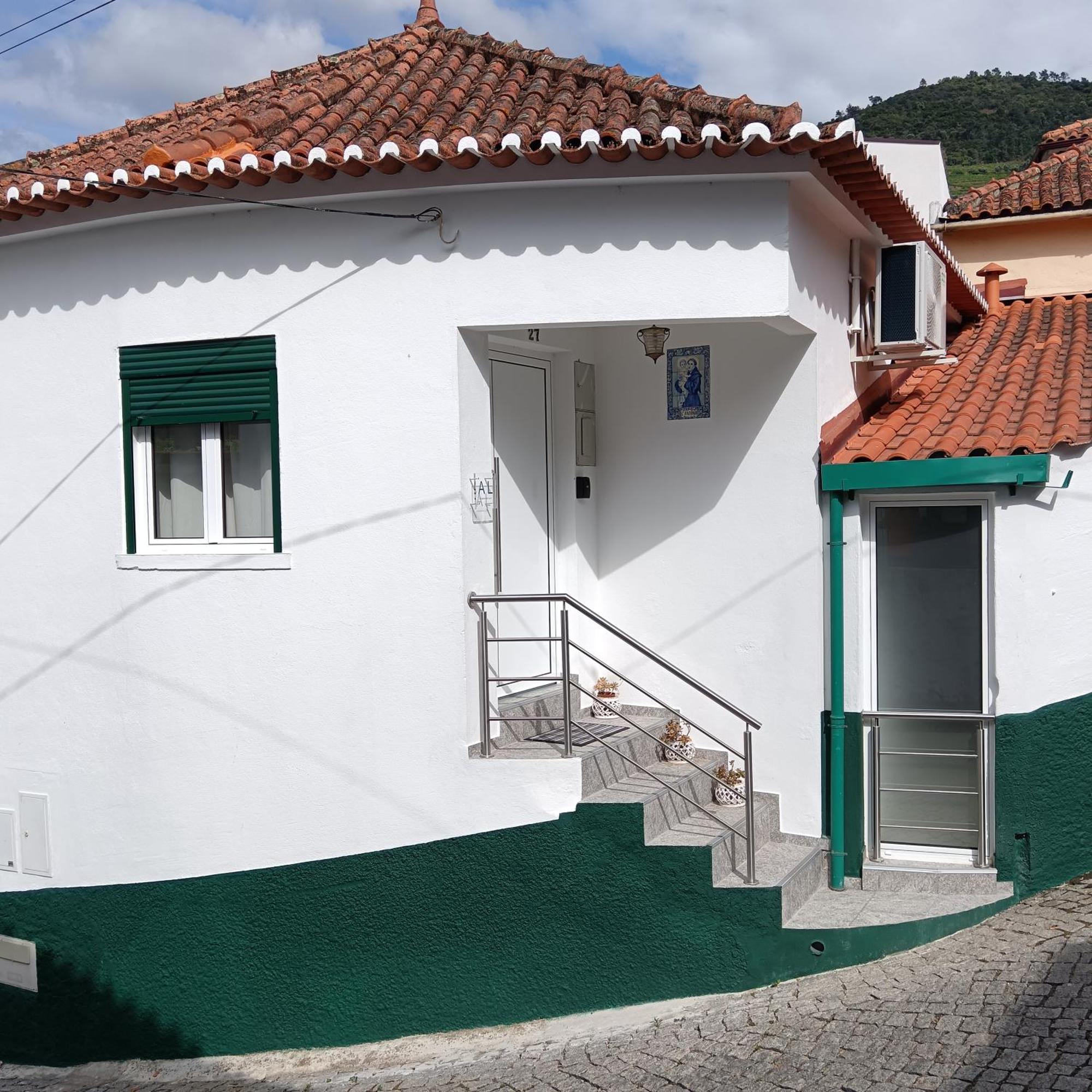 Casa Fonte Do Meio Folgosa  Eksteriør billede